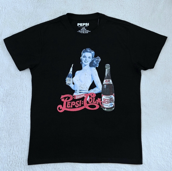 Pepsi🥤 1940s Pinup📌 Girl👱‍♀️ Graphic Tee👕 - NWT - Picture 11 of 11